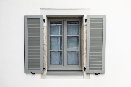 ggm-fermetures-fenetres-bois-alu-pvc-loray-proche-etalans.jpg
